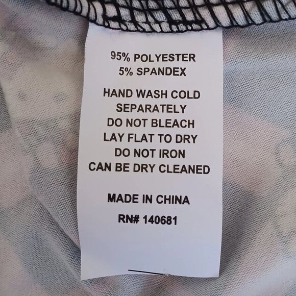 Unique Vintage x Hello Kitty Dress Christmas Size MEDIUM 6/8 New NWT - Picture 13 of 13